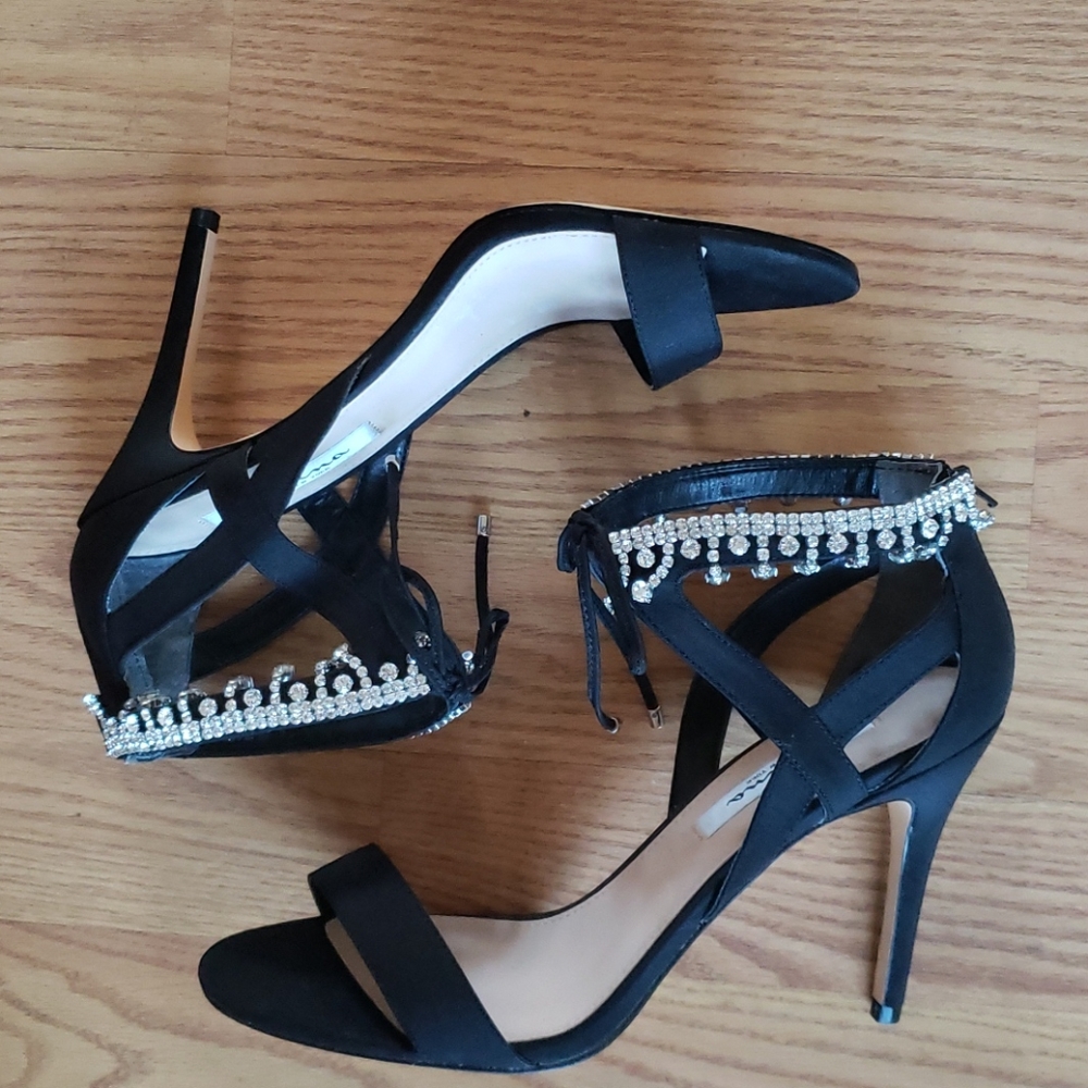 Heels - Picture 6 of 10